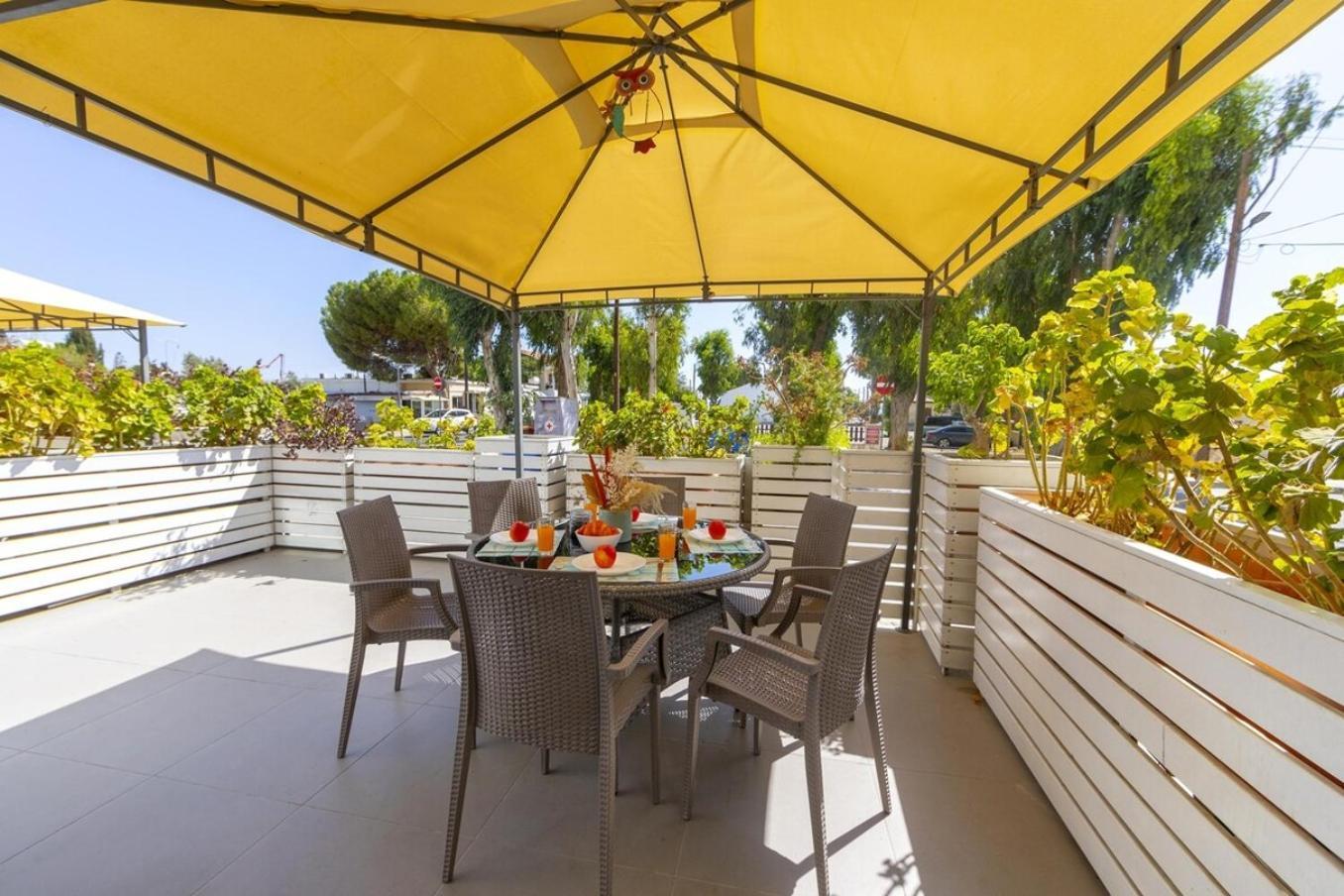 Διαμέρισμα Atlantis 50m From Makenzy Seafront *