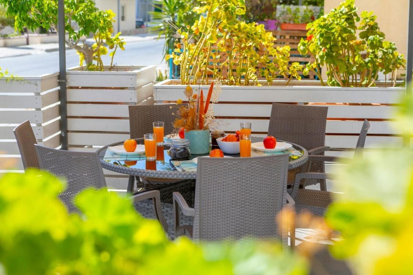 Διαμέρισμα Atlantis 50m From Makenzy Seafront