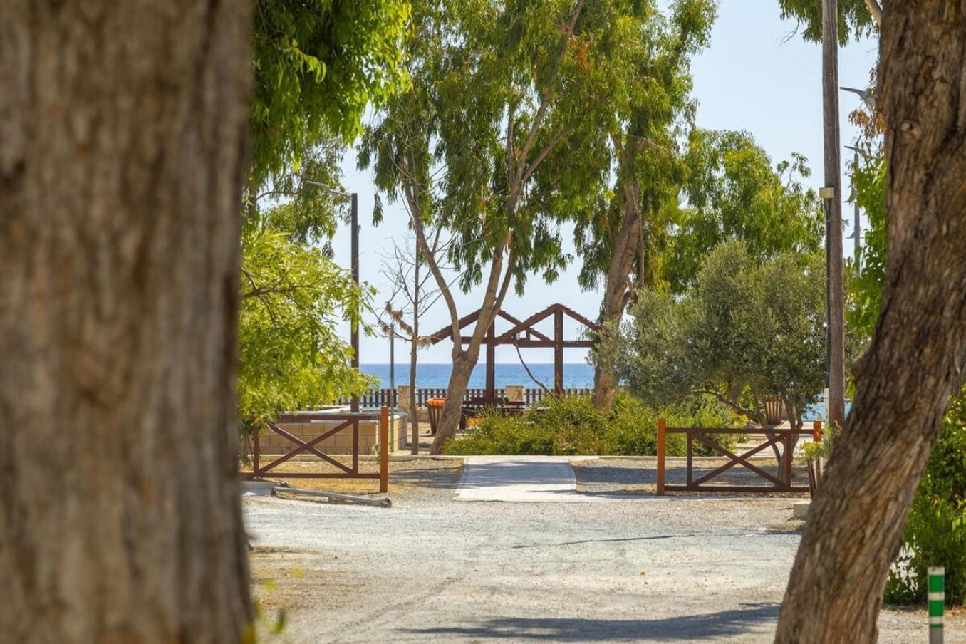 Διαμέρισμα Atlantis 50m From Makenzy Seafront Λάρνακα