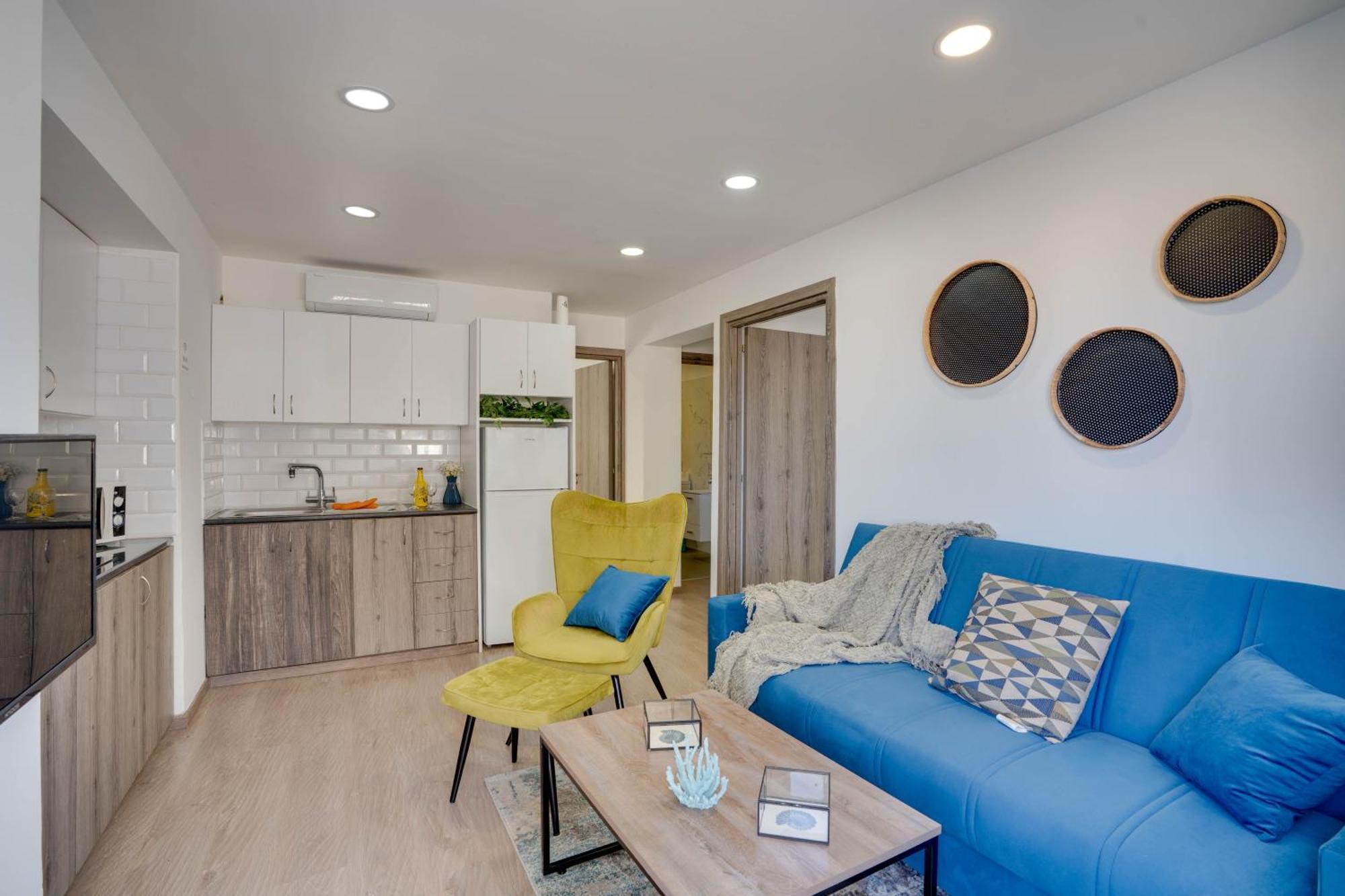 Апартаменты Atlantis 50m From Makenzy Seafront Ларнака