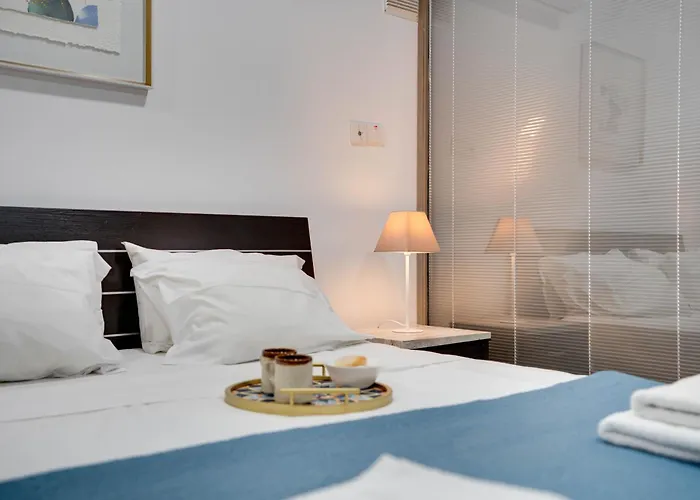 Atlantis Apartments 50M From Makenzy Seafront