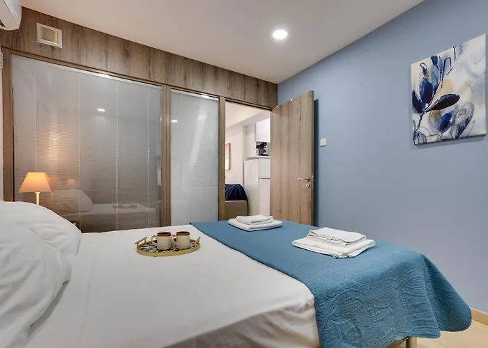 Atlantis Apartments 50M From Makenzy Seafront