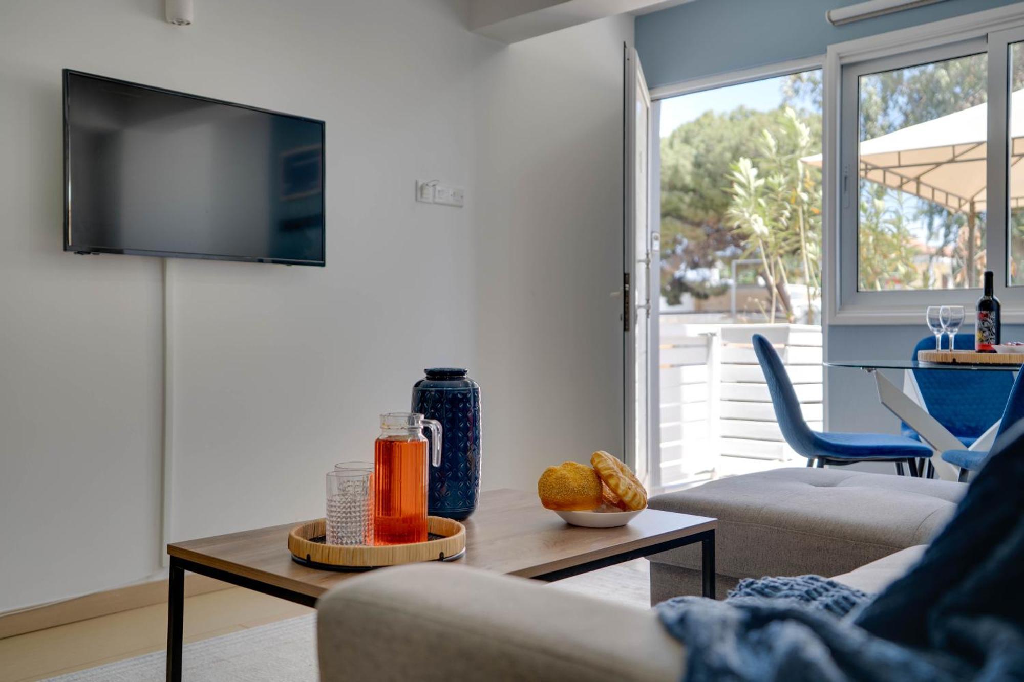 Atlantis 50m From Makenzy Seafront * Λάρνακα