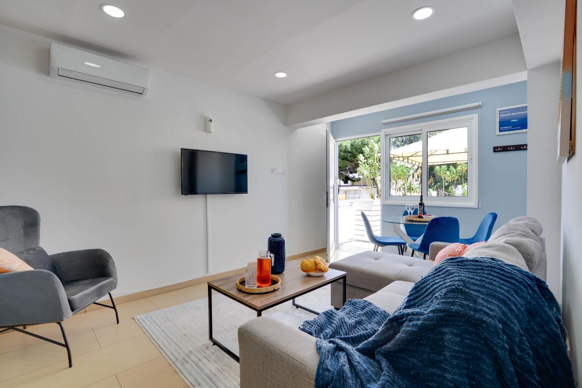 Apartment Atlantis 50m From Makenzy Seafront Larnaca