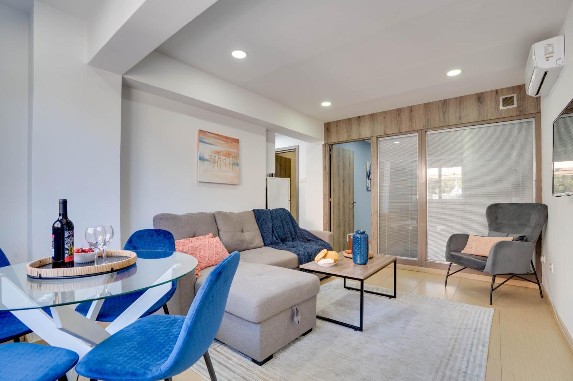 Atlantis 50m From Makenzy Seafront * Λάρνακα
